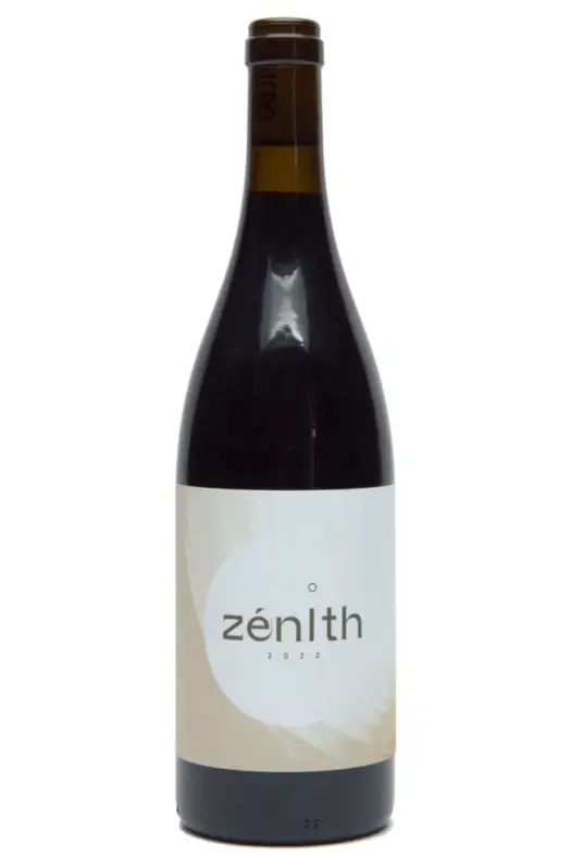 Zenith - Koncentreret sort frugtjuice med røgede noter! Køb din naturvin i København - pick up på Nørrebro og selvhentning i Brønshøj. Altid naturvin tilbud i shoppen!
