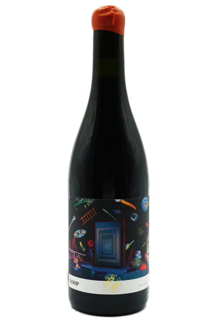 Loop 2024! Naturvin fra Les Chais du Port du La Lune! Lavet på 60% Grenache fra Limoux og 40% Merlot fra Bordeaux. Masser af blomster og let krydrede frugter, samt fyldighed og dybde!